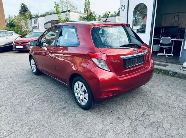 Yaris2011.JPG